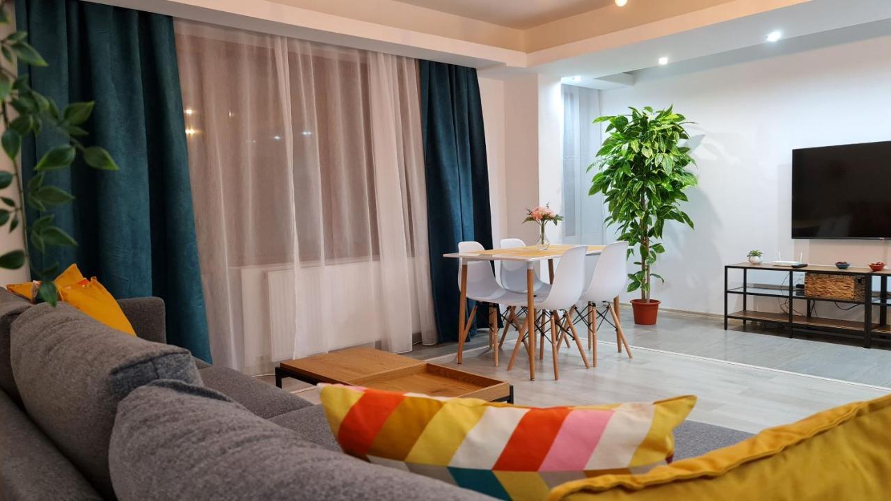 Zander Home Apartment Буштені Екстер'єр фото