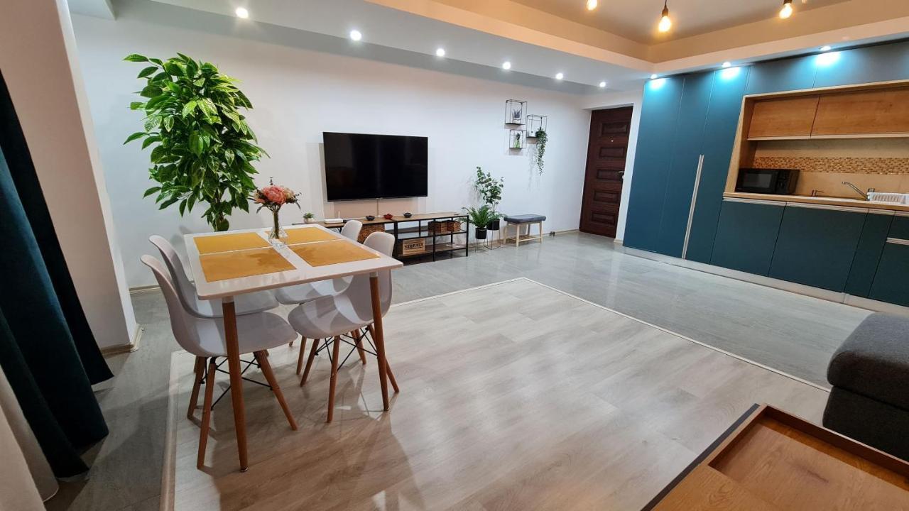 Zander Home Apartment Буштені Екстер'єр фото