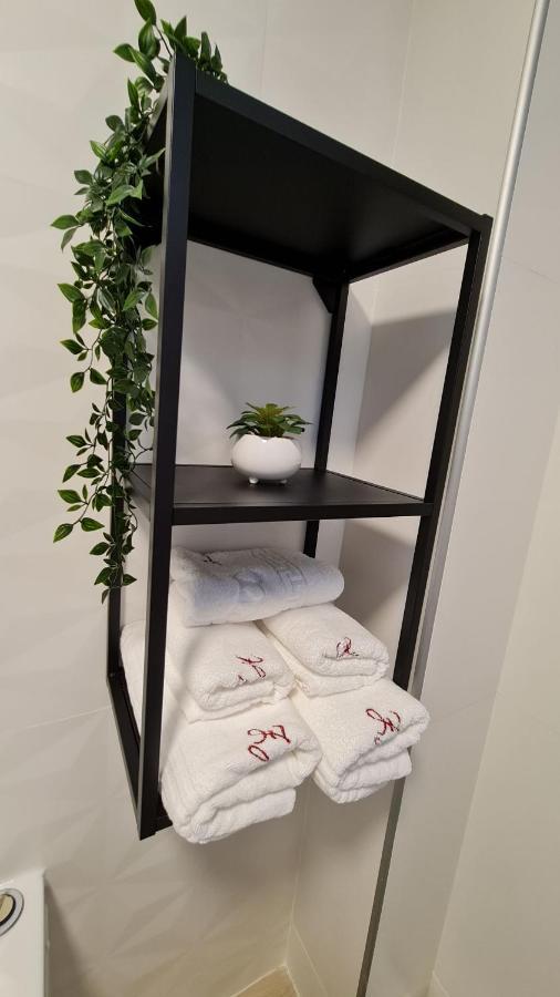 Zander Home Apartment Буштені Екстер'єр фото
